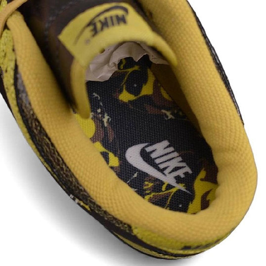 Sneakers SB Dunk Low Halloween